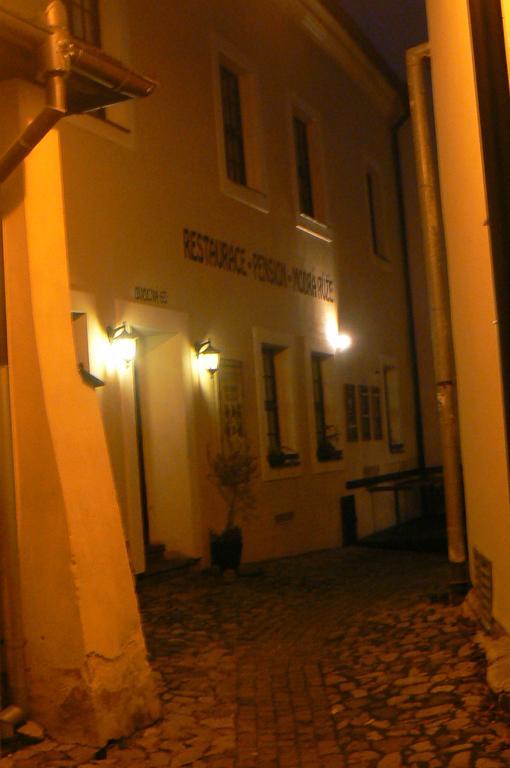 Gasthuis A Restaurace Modra Ruze 3*