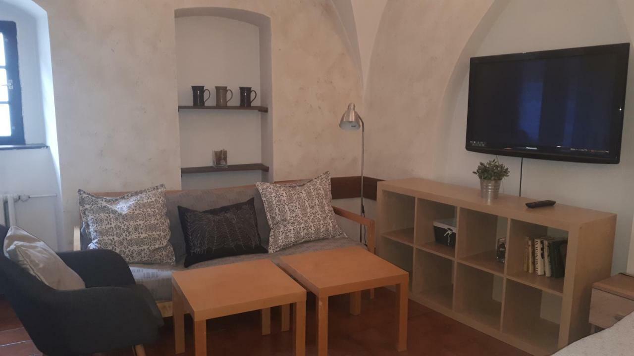 Gasthuis A Restaurace Modra Ruze Tábor